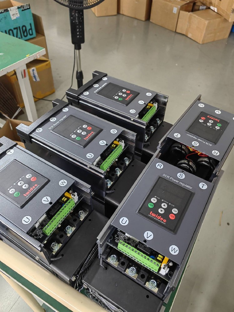 电力调解器会爆发谐波吗？？