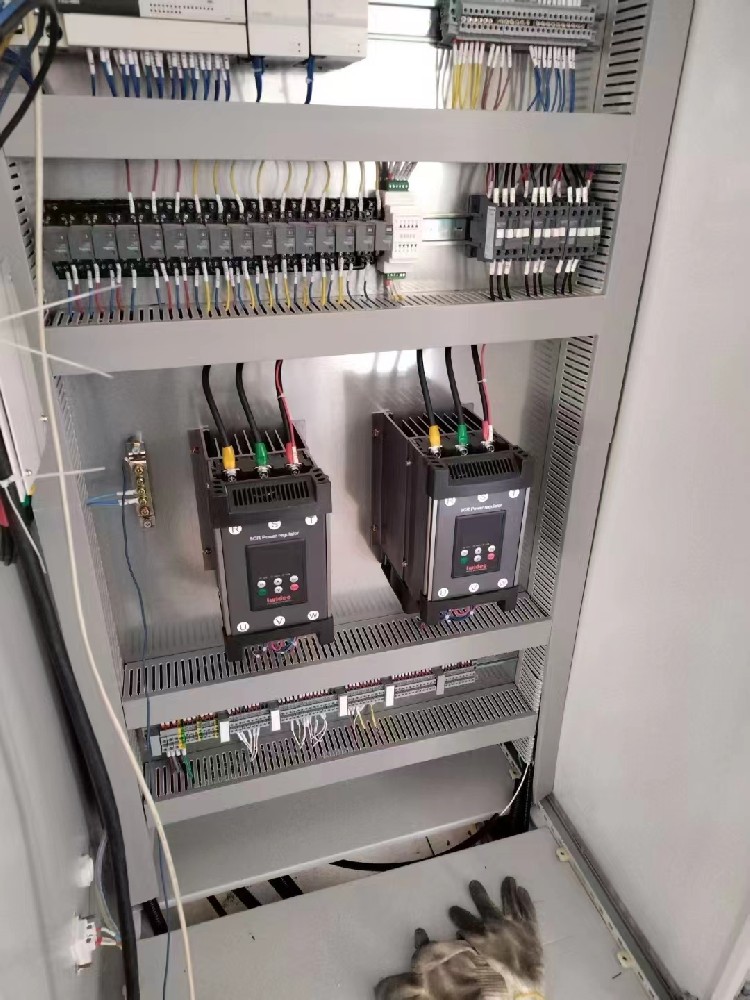 电力调解器的输出电压和电流的调理规模是几多？？能准确到什么水平？？