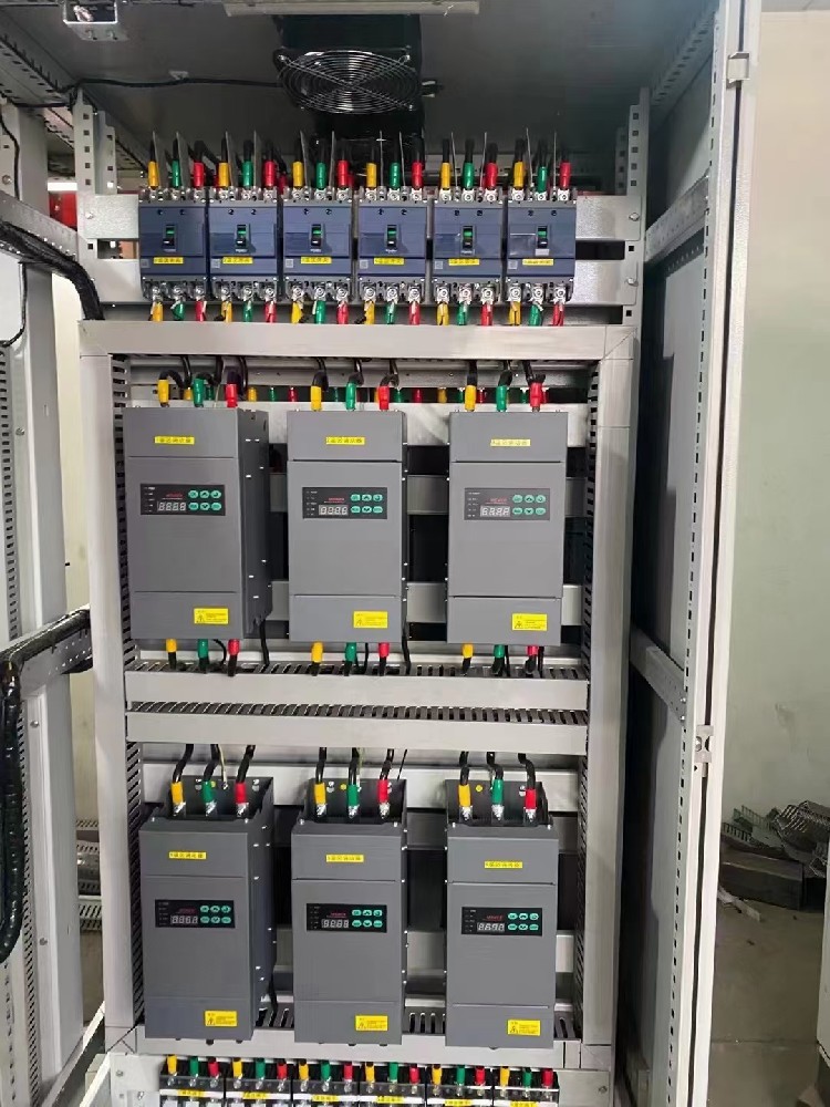 电力调解器能够遭受的最大过载电流是几多？？过载；；さ拇シ⒒剖窃跹？？