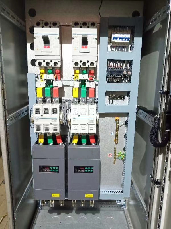 怎样通过电力调解器实现对电机软启动和软阻止的准确控制？？？？？