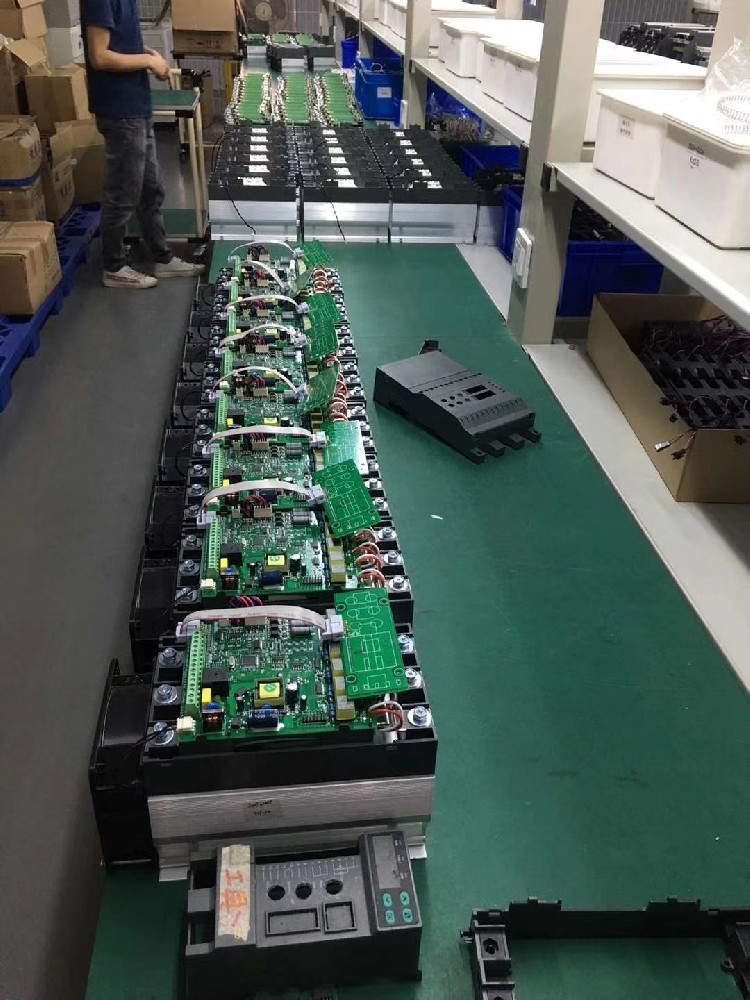 当电力调解器接入的电网保存三相不平衡时，，，，，，会爆发什么效果及怎样解决？？？？？