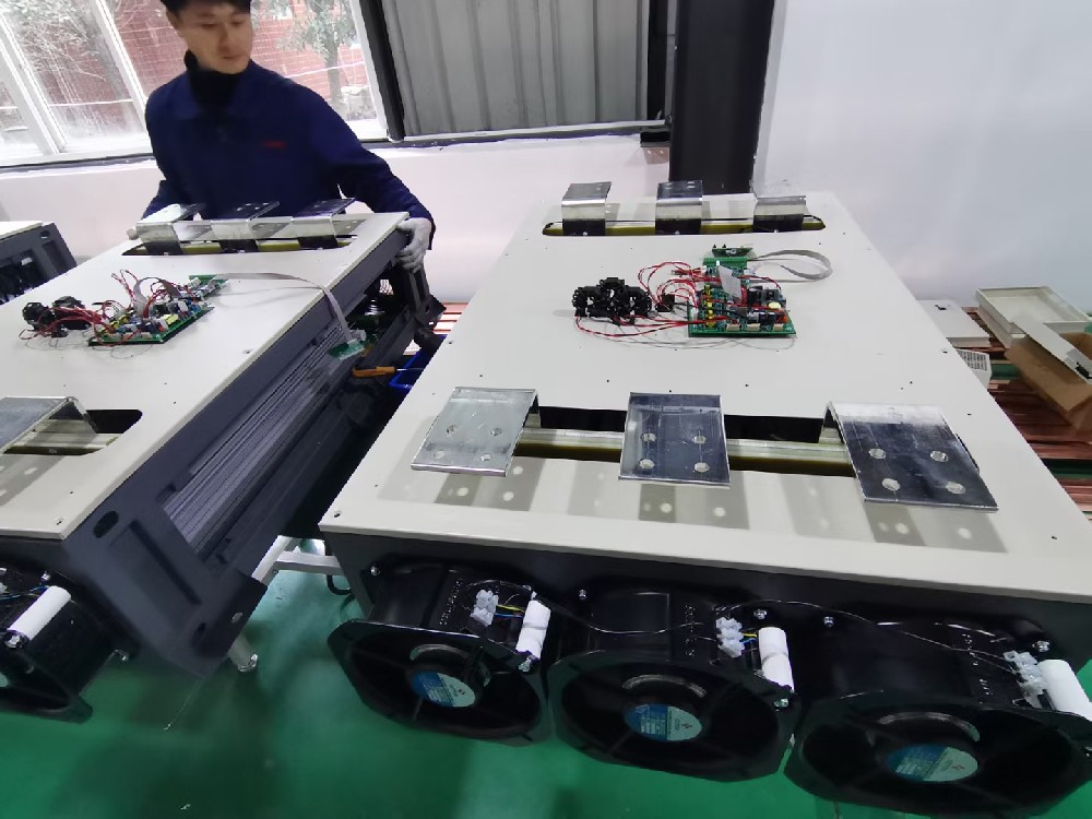 电力调解器在海优势电场的应用中，，，，，，怎样应对湿润、高盐等卑劣情形？？？？？