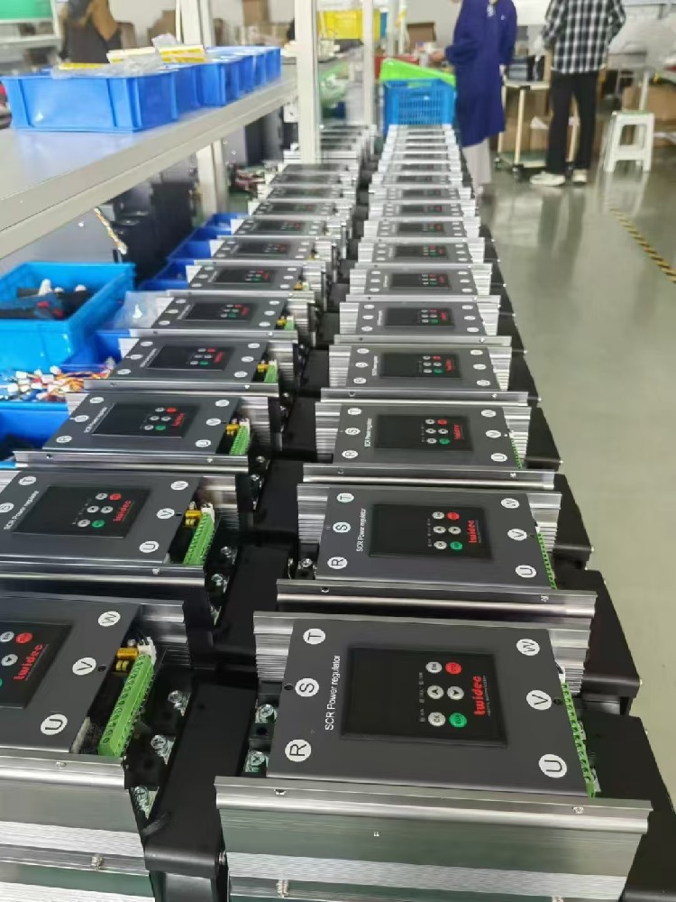 随着物联网装备的普及，，，，电力调解器怎样与其他物联网装备实现无缝通讯和协同事情？？？？