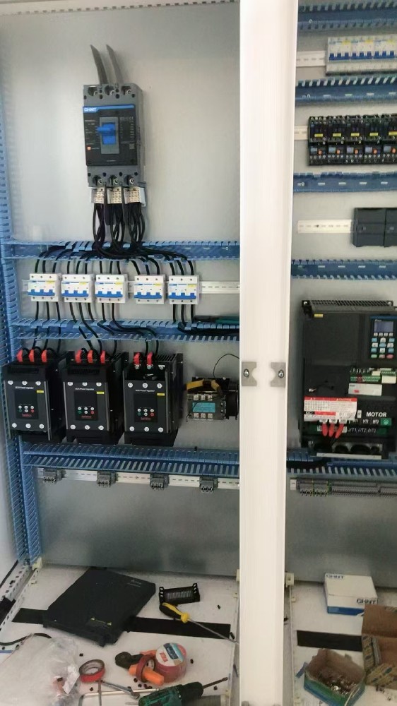 怎样通过电力调解器实现对漫衍式能源资源的聚合与有用使用？？？？