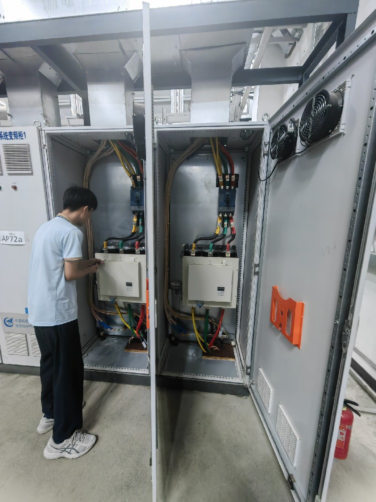 电力调解器在极端天气条件下（如高温、强风、暴雨等）的可靠性包管步伐有哪些？？？？